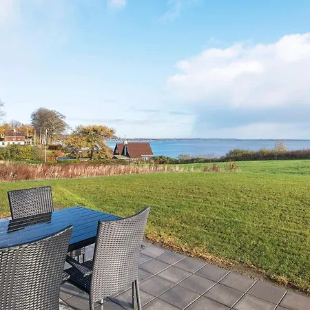 בית נופש Seaside Luxury Retreat - By Traum