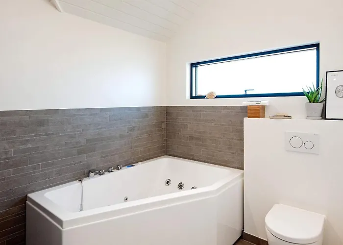 Seaside Luxury Retreat - By Traum Casa vacanze